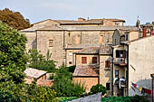 Volterra. La grandiosa serie di urne cinerarie del Museo Etrusco Guarnacci. 